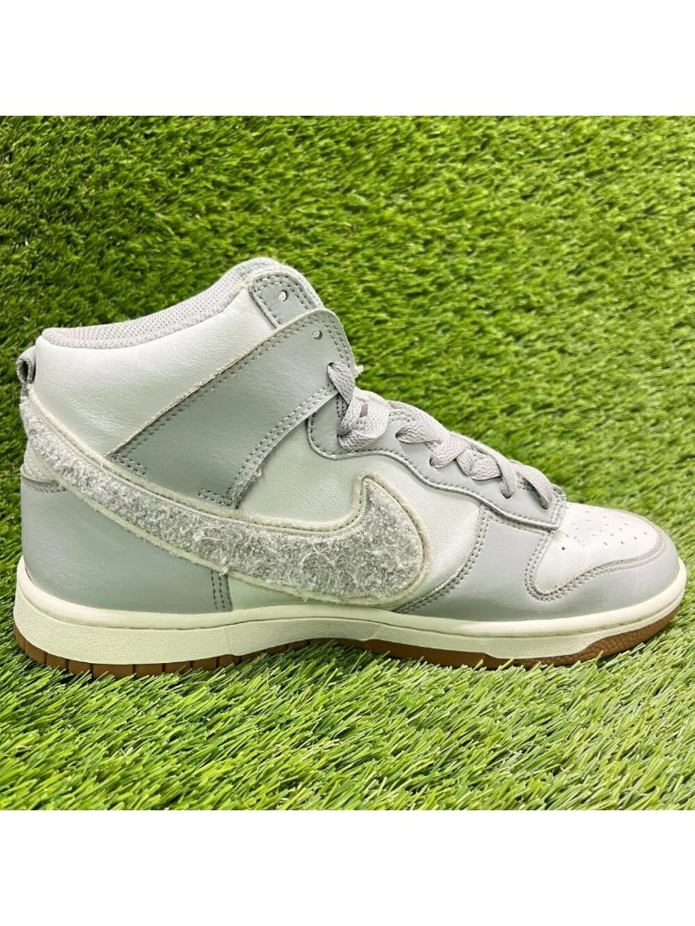 Nike Dunk High Retro Mens Size 9 Gray White Gum Athletic Leather Shoes Sneakers